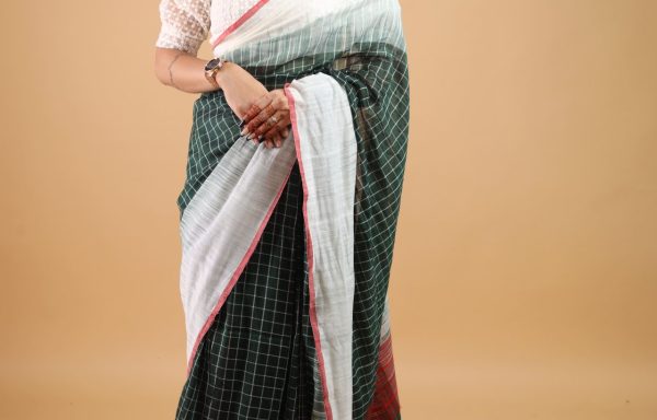Ikat Harmony – Pure Cotton Handloom Saree with Ikat Print in Green & White